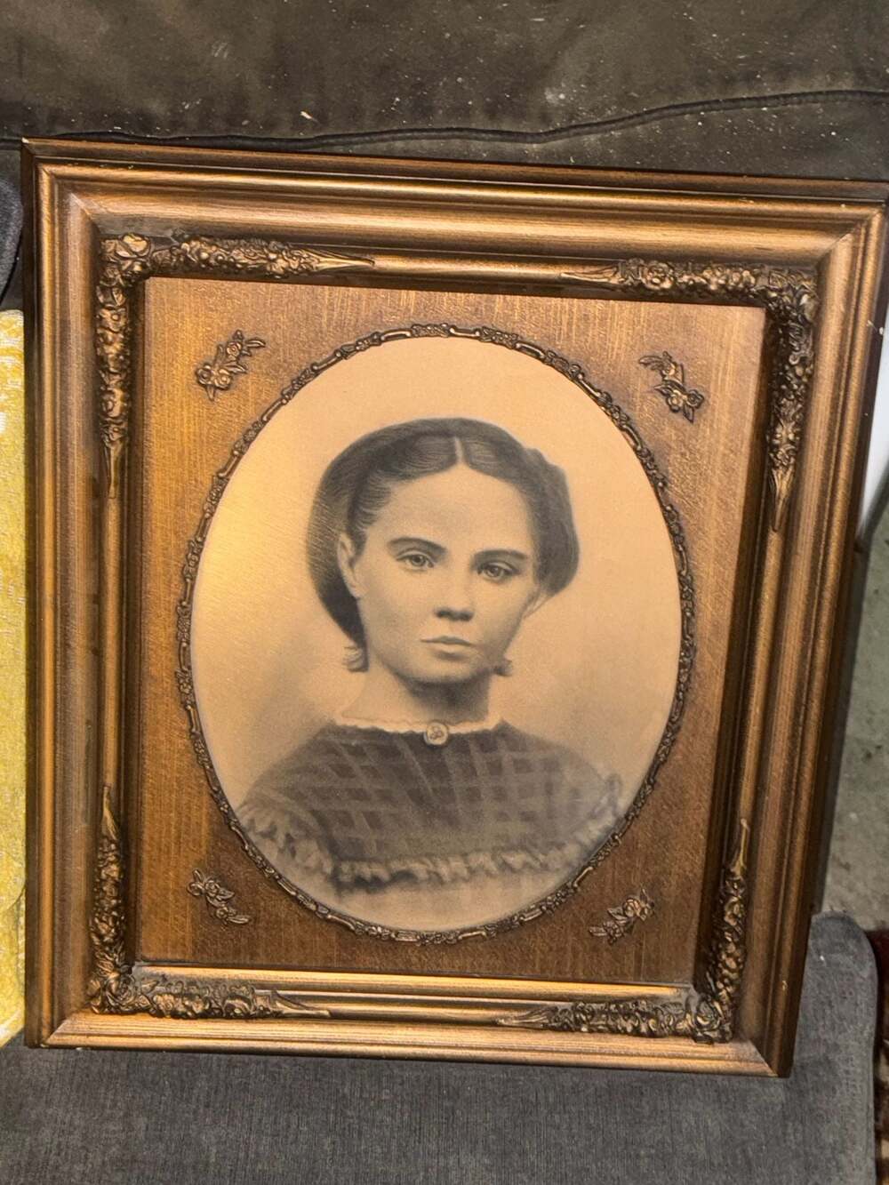 Large Vintage Victorian-Style Portrait in Ornate Oval Wooden Frame-see pics for